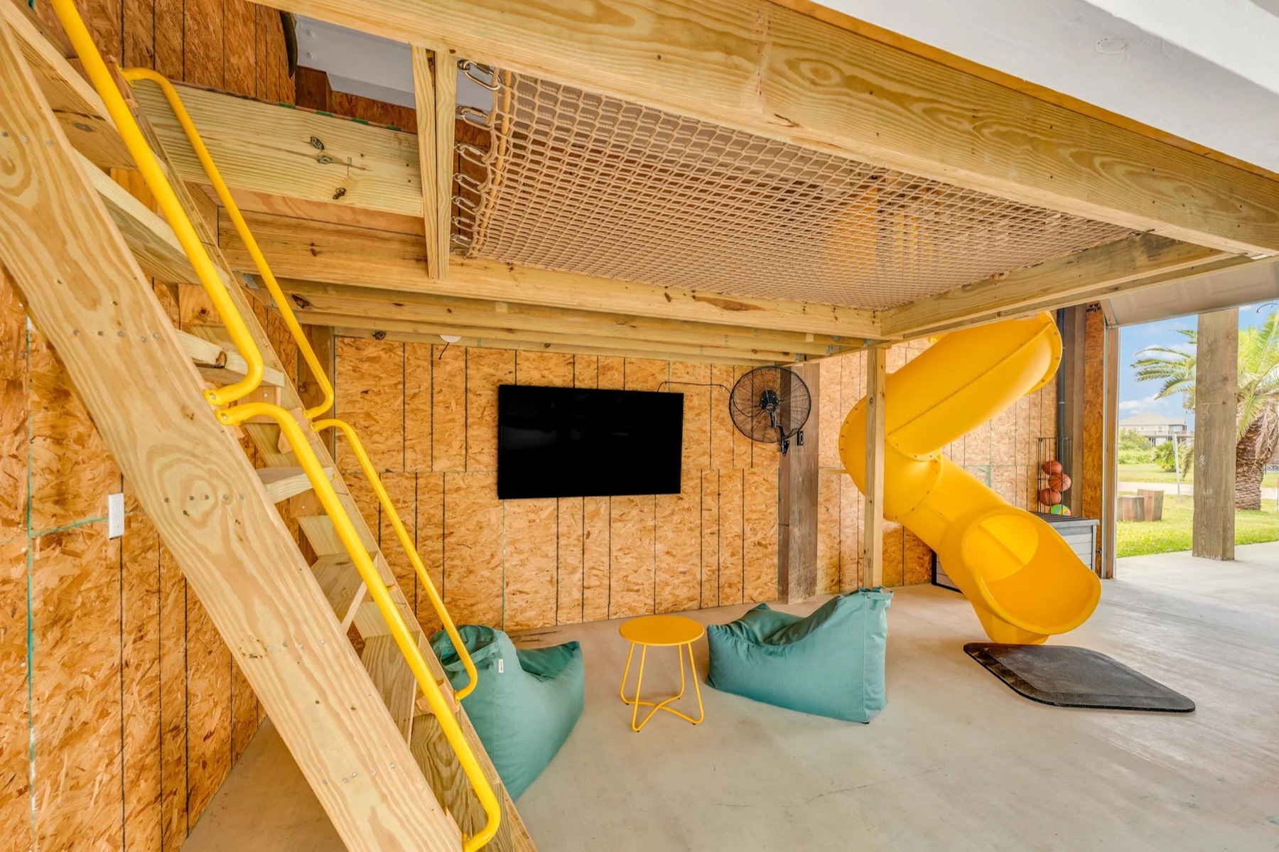 Garage game room